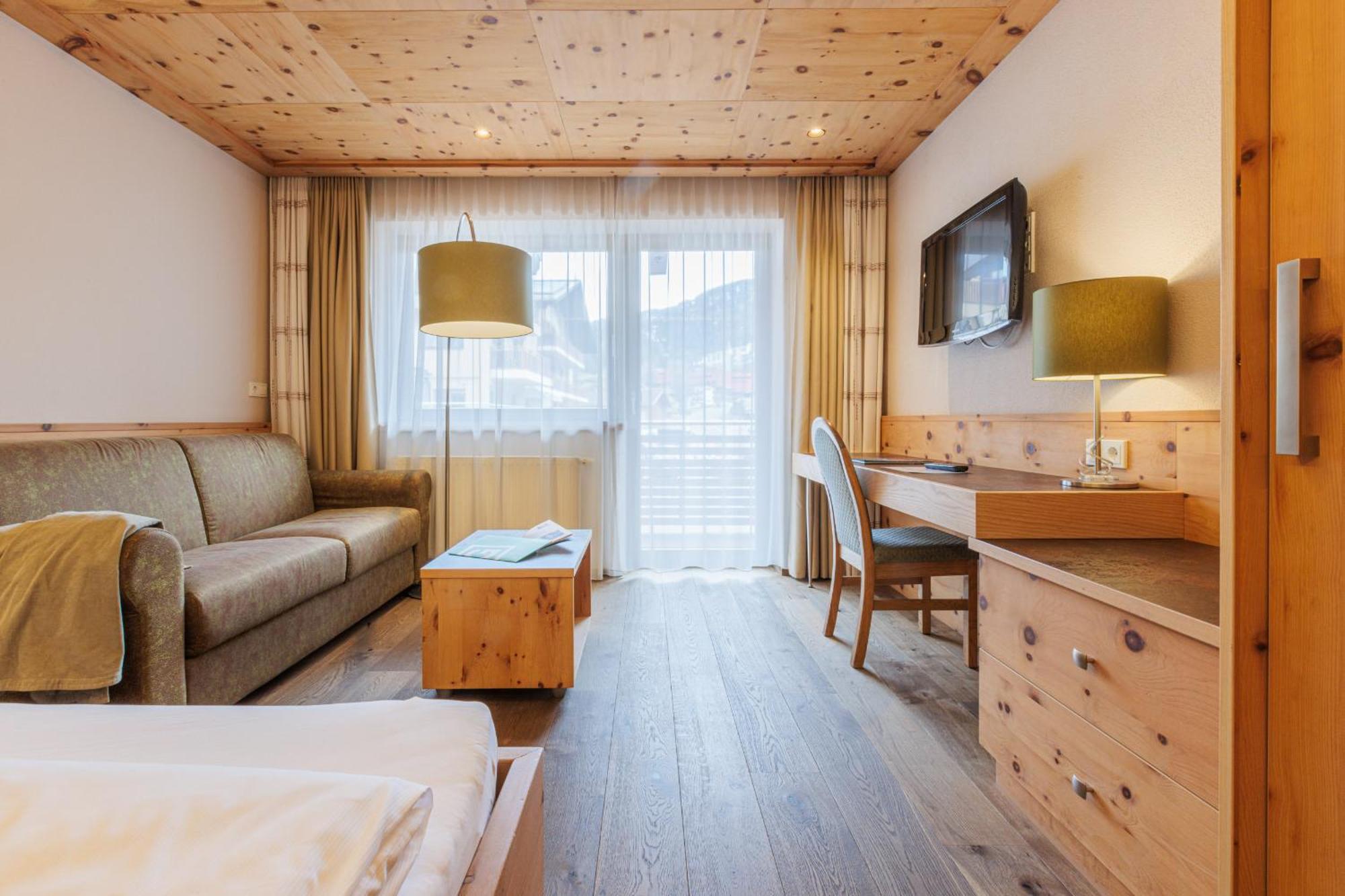 Hotel Baeckelar Wirt Superior Зельден Екстер'єр фото